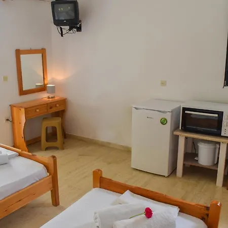 Lemon Studio With Garden Close To Beach 公寓