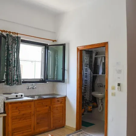Lemon Studio With Garden Close To Beach * 皮洛斯